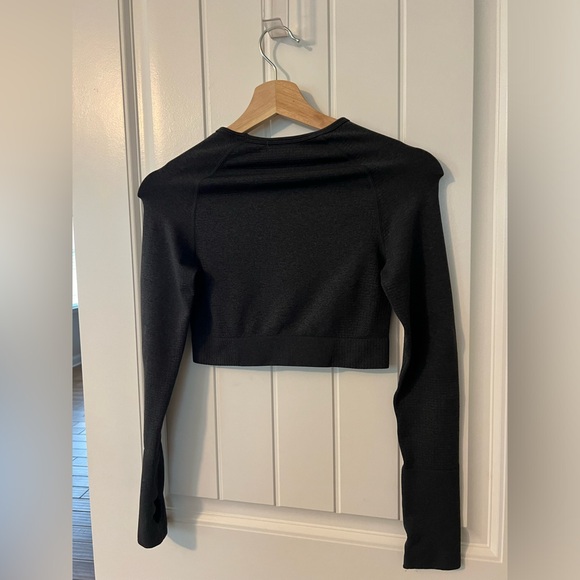 Women’s crop long sleeve work out top - Picture 8 of 11